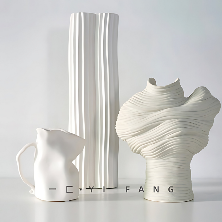 LIA 6 "सिरेमिक vases